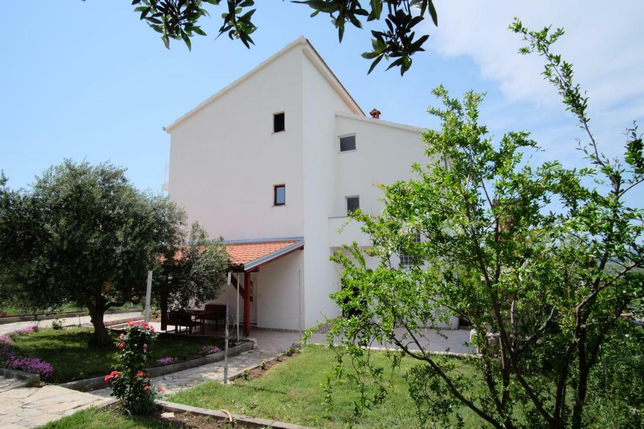 Apartmani Viktorija Vrana  Ngoại thất bức ảnh