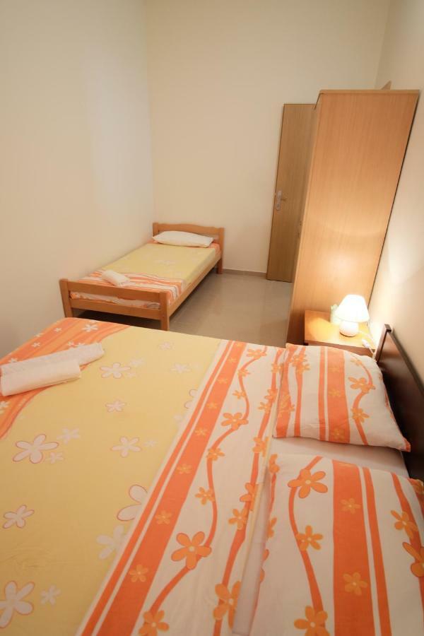 Apartmani Viktorija Vrana  Ngoại thất bức ảnh