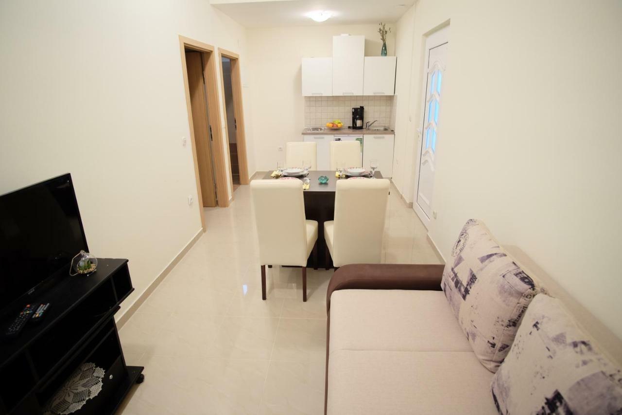 Apartmani Viktorija Vrana  Ngoại thất bức ảnh