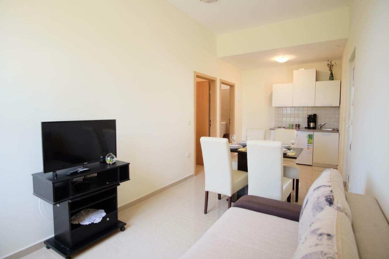 Apartmani Viktorija Vrana  Ngoại thất bức ảnh