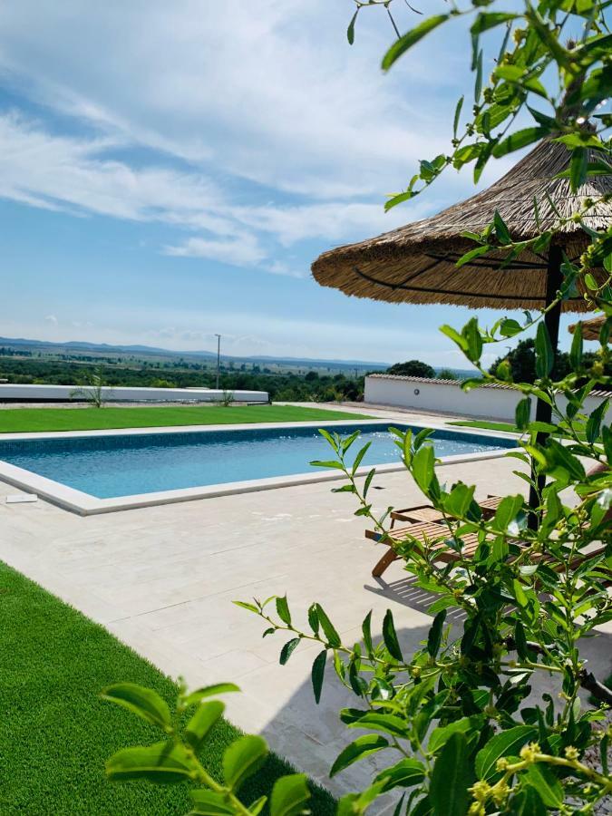 Apartmani Viktorija Vrana  Ngoại thất bức ảnh