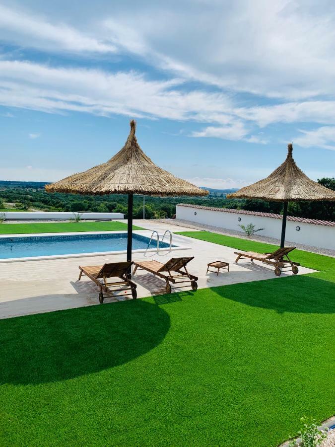 Apartmani Viktorija Vrana  Ngoại thất bức ảnh