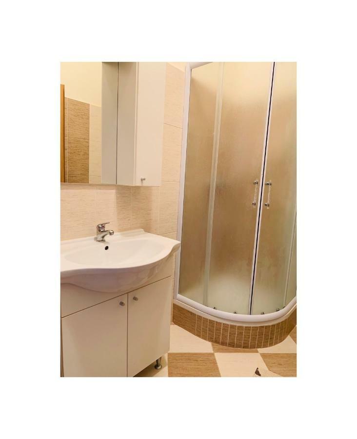 Apartmani Viktorija Vrana  Ngoại thất bức ảnh